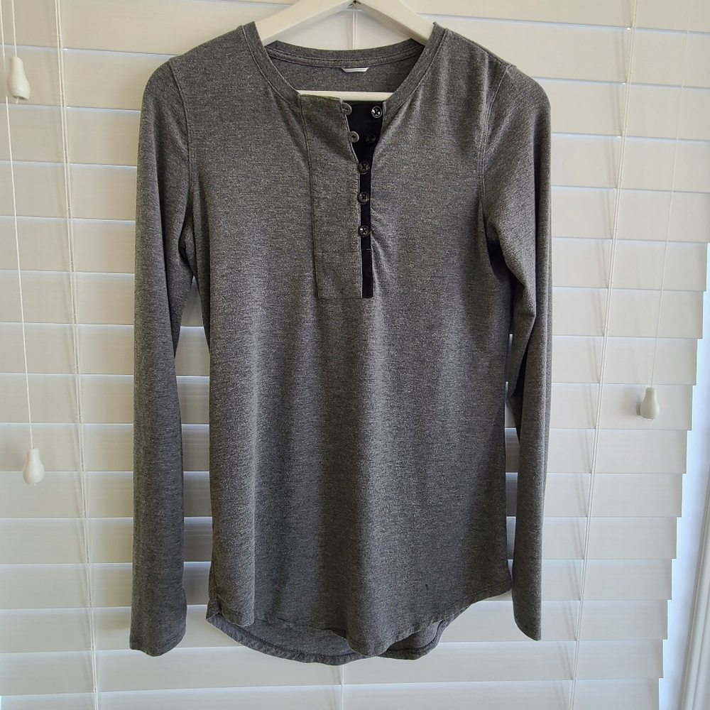 Kit and Ace Long Sleeve Henley Size S